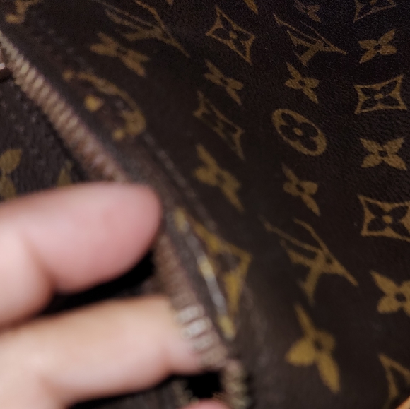 Authentic Louis Vuitton Keepall 55 Bandouliere - Picture 13 of 14